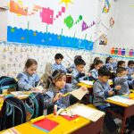 بازی حرکتی در حیاط کودکستان آیندگان پارسی